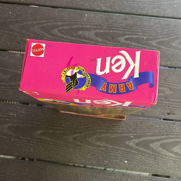 NRFB Vintage 1992 Army Ken Doll - Picture 12 of 12